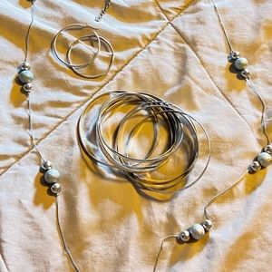 Silver necklace, earrings and bracelets